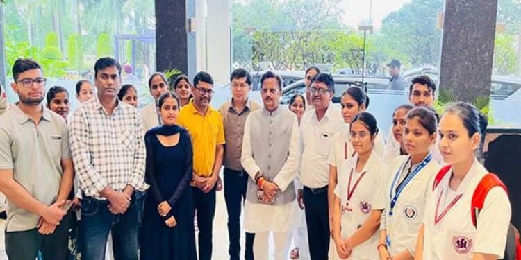 नर्सिंग विद्यार्थियों ने परीक्षा परिणाम जारी होने पर उप मुख्यमंत्री  शुक्ल का जताया आभार