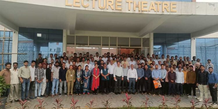 पौधों के जीवन रक्षण और हरित संवर्धन में प्रशिक्षित माली कर्मचारियों की भूमिका अत्यंत महत्वपूर्ण : आयुक्त  भोंडवे