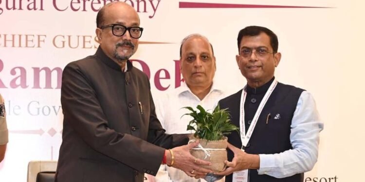 नवा रायपुर में राज्य निर्वाचन आयुक्तों के 32वें अखिल भारतीय सम्मेलन का राज्यपालरामेन डेका ने किया शुभारंभ