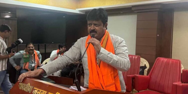 प्रधानमंत्री नरेंद्र मोदी के 25 वर्षों की जनसेवा की यात्रा कार्यकर्ताओं के लिए प्रेरणास्रोत – संजय श्रीवास्तव