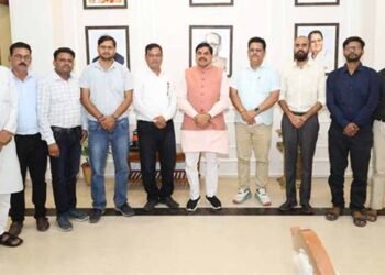 स्वामित्व योजना के क्रियान्वयन में पूर्ण सहयोग करेंगे पटवारी