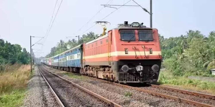 मैहर मेले में श्रद्धालुओं को रेलवे की सौगात, मां शारदा के दर्शन के लिए 8 ट्रेनों को मिला स्टॉपेज