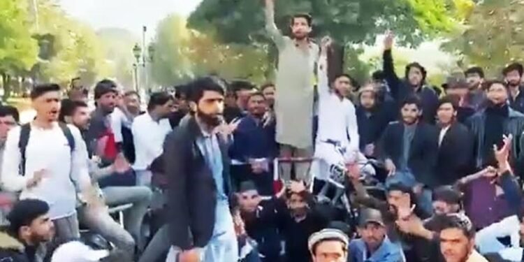 PoK में पाकिस्तान सरकार के खिलाफ आंदोलन तेज, JKJAAC ने 24 अक्टूबर से 1 नवंबर तक घोषित किया प्रोटेस्ट वीक