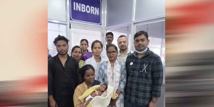 छत्तीसगढ़ की स्वास्थ्य सेवाओं ने रचा जीवन रक्षा का नया अध्याय, महज 900 ग्राम के नवजात को मिला नया जीवन