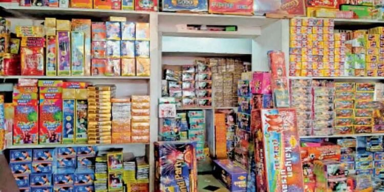 भोपाल के हलालपुरा पटाखा बाजार पर कार्रवाई की तैयारी, स्टे हटते ही होगा शिफ्ट