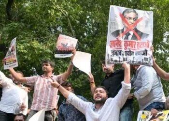 हार्वर्ड-MIT के 400 भारतवंशी चुनाव आयोग के समर्थन में आए, अभिजीत दीपके को जवाब