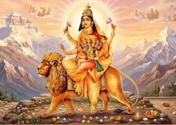 नवरात्रि के पांचवें दिन करें मां स्कंदमाता की पूजा, संतान सुख और समृद्धि के लिए पढ़ें आरती