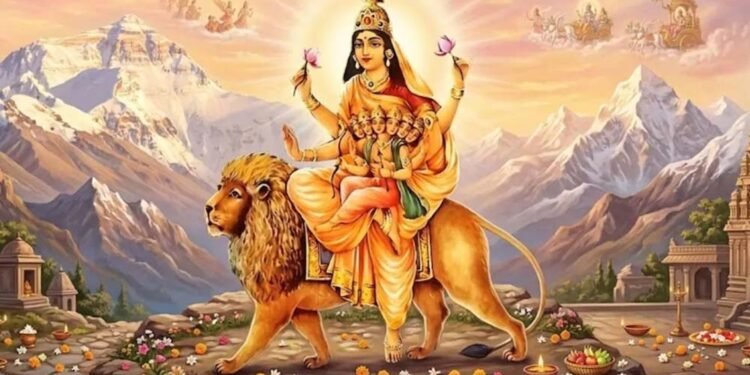 नवरात्रि के पांचवें दिन करें मां स्कंदमाता की पूजा, संतान सुख और समृद्धि के लिए पढ़ें आरती