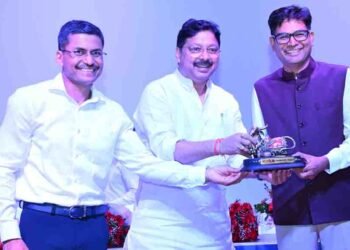 छत्तीसगढ़ के विकास का प्रमुख इंजन बनेगा हाउसिंग बोर्ड, आवास के साथ अधोसंरचना विकास में निभाएगा महत्वपूर्ण भूमिका : आवास एवं पर्यावरण मंत्री ओ.पी. चौधरी