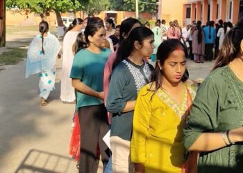 Bilaspur में SET परीक्षा के दौरान कलावा काटने पर बवाल, कोतवाली पुलिस ने संभाला मोर्चा