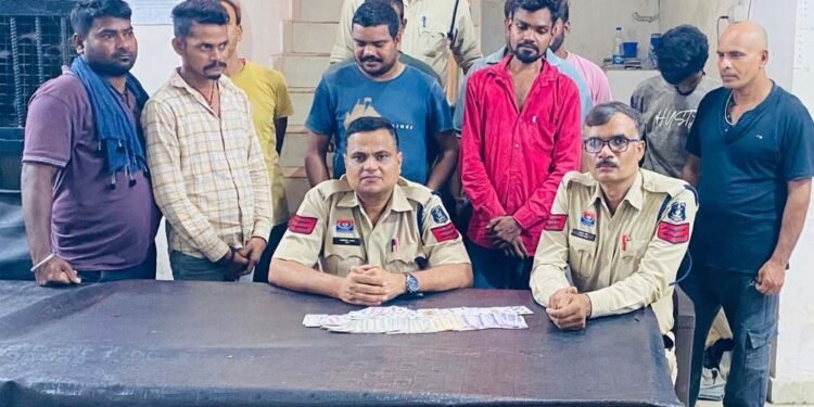 Bilaspur में जुआ फड़ पर पुलिस की रेड, 10 जुआरी गिरफ्तार