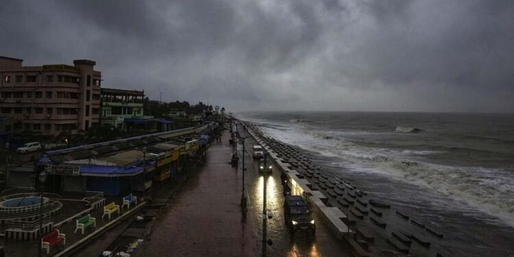 CG में ‘अर्नब’ साइक्लोन का असर, मौसम बदलेगा; भारी बारिश का अलर्ट जारी
