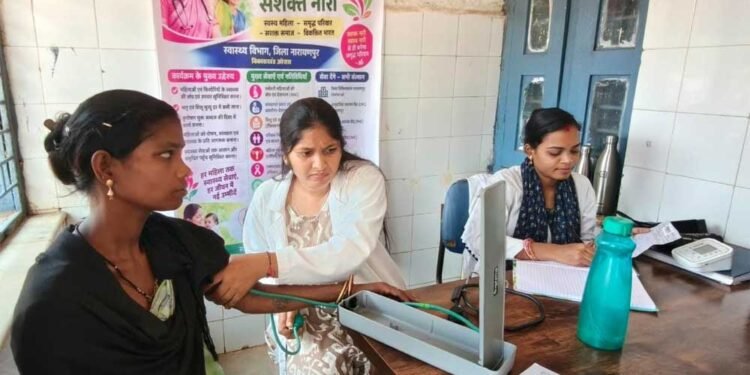 ओरछा के ‘सेवा संकल्प शिविर’ में उमड़े ग्रामीण 237 मरीजों को मिला मुफ़्त इलाज