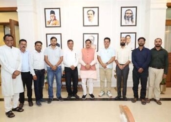 स्वामित्व योजना के क्रियान्वयन में पूर्ण सहयोग करेंगे पटवारी मुख्यमंत्री डॉ. यादव से मिले पटवारी संघ के पदाधिकारी