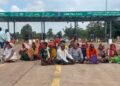 टोल वसूली के खिलाफ 12 पंचायतों का हल्लाबोल, ग्रामीणों ने जमही टोल प्लाजा पर किया चक्काजाम