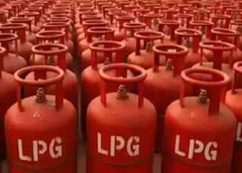 भोपाल में 1 लाख LPG उपभोक्ताओं पर गैस संकट, KYC नहीं कराने पर कनेक्शन ब्लॉक; बुकिंग भी ठप