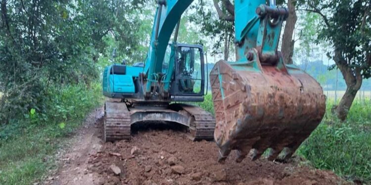 नक्सलवाद के खात्मे के बाद बस्तर में विकास को नई गति, बड़े बोदल सड़क निर्माण कार्य प्रारंभ